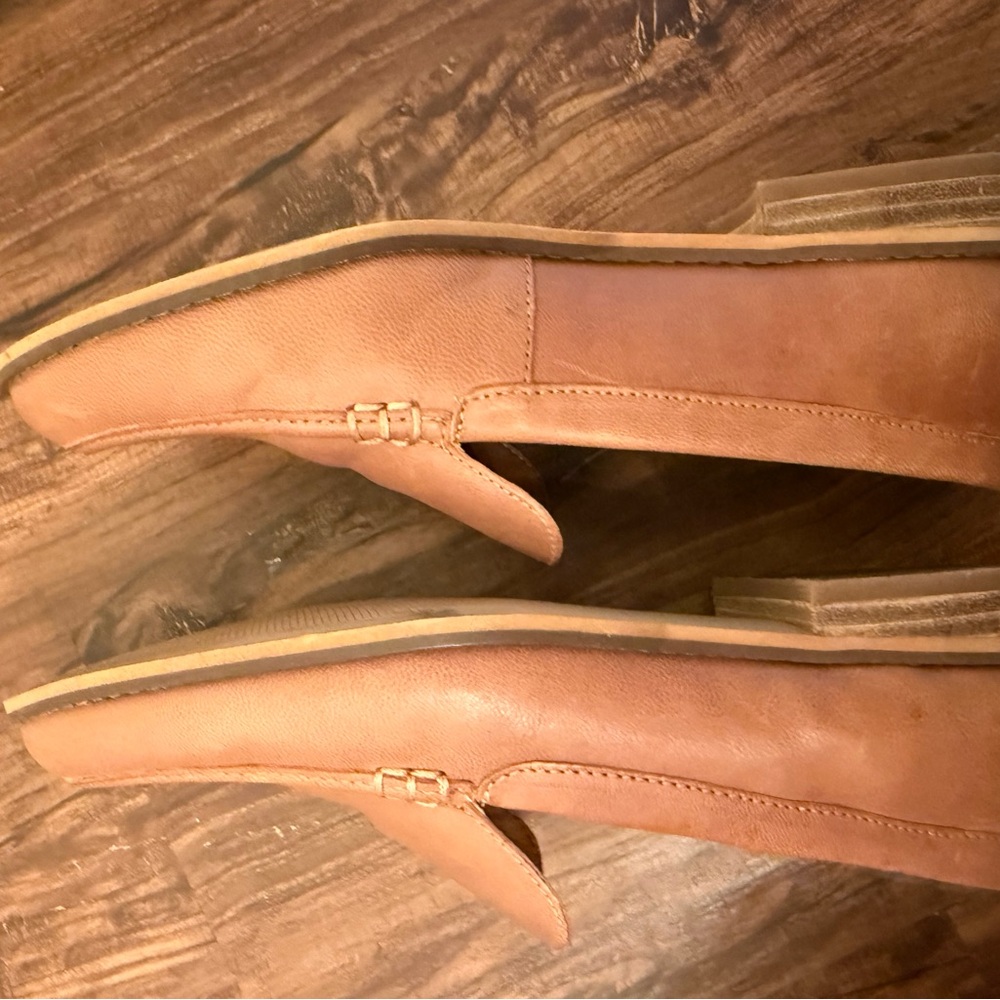 Lucky Brand Women Beige Tab  Slip-On Leather Loafers Size 8 - Picture 4 of 6